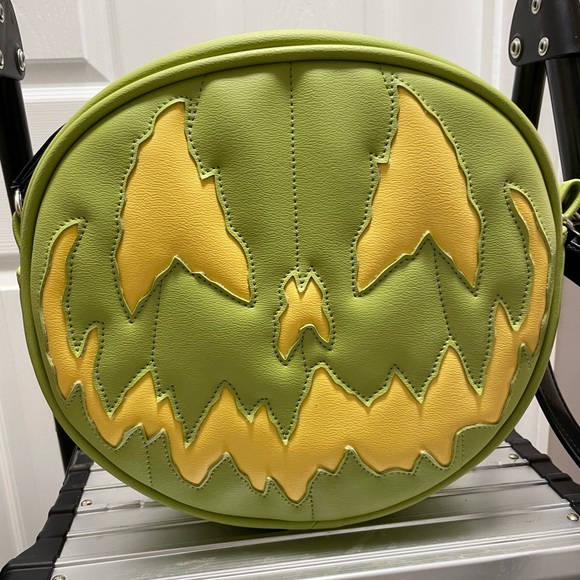 Love Pain & Stitches Stark Raving Handmade - Picture 1 of 5